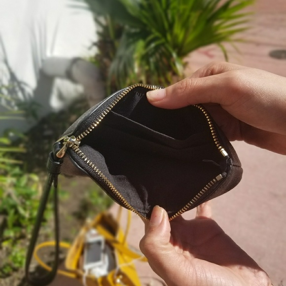 Leather Coach Wristlet/Wallet - brand new - Picture 3 of 3